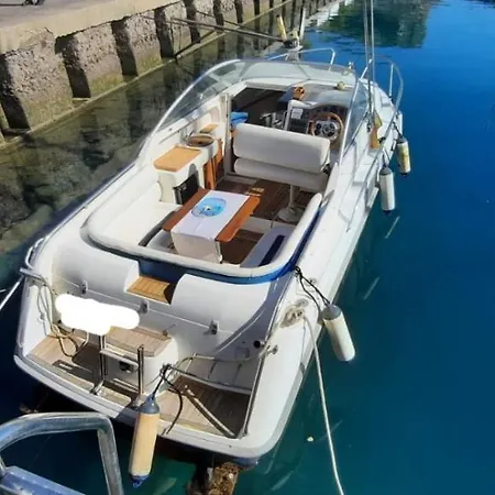 Barco بوتيل Mogán